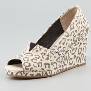 Toms Canvas Leopard Peep toe Wedges